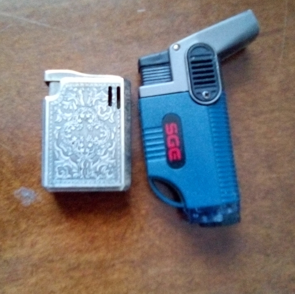 Items - Picture 6 of 16
